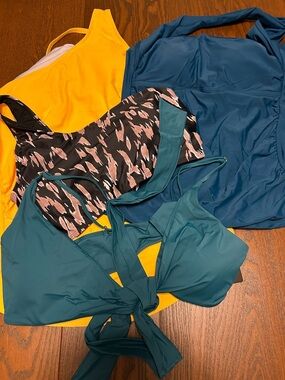 NWT/NWOT X-LARGE 4 Swim top mystery bundle